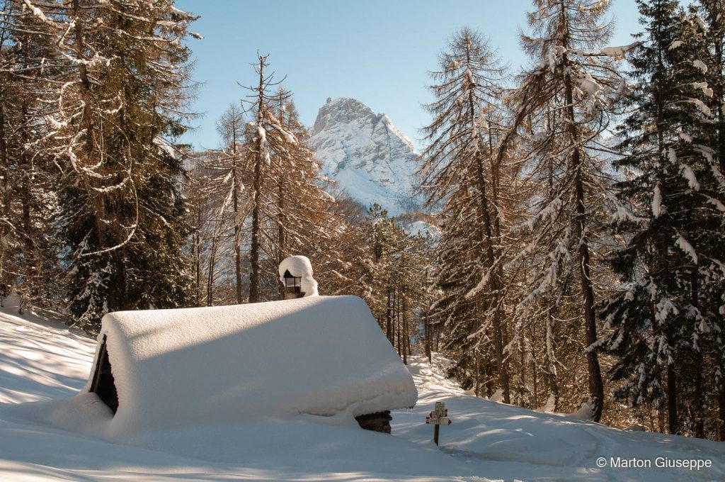 casera zima montagna inverno